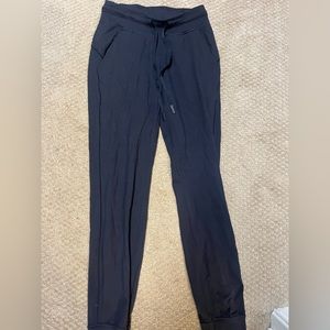 Black lululemon ready to rulu joggers/sweatpants